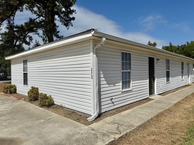 1323-A Dixie Street