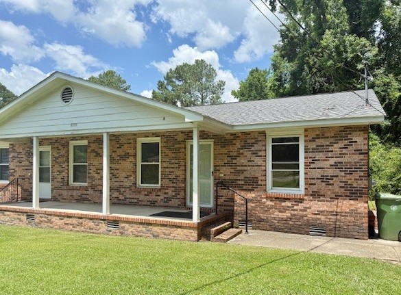 1203-B Furches Avenue